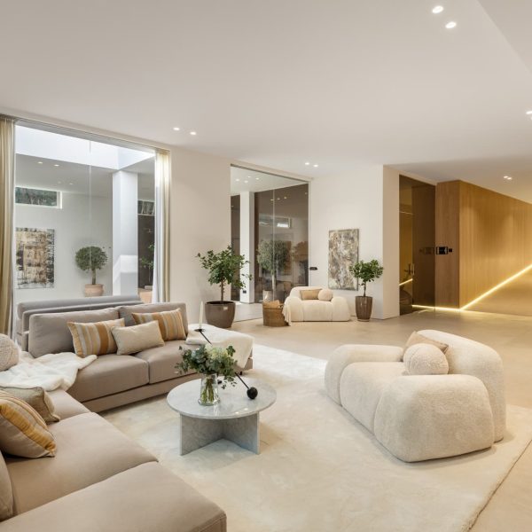 villa-olivia-for-sale-in-la-cerquilla-nueva-andalucia-marbella (20)